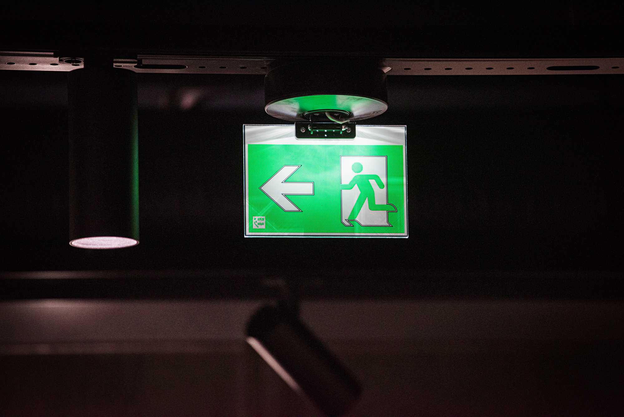 Scaling emergency lighting solutions as facilities grow: The role of wireless connectivity